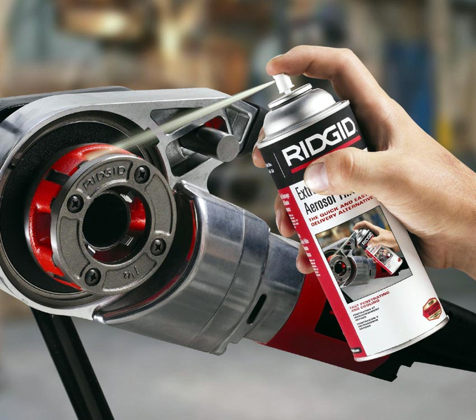 Электрический клупп Ridgid фото - применение смазки