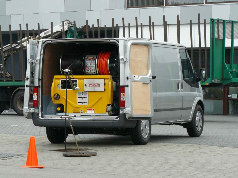 Мобильная станция для устранения засоров канализации