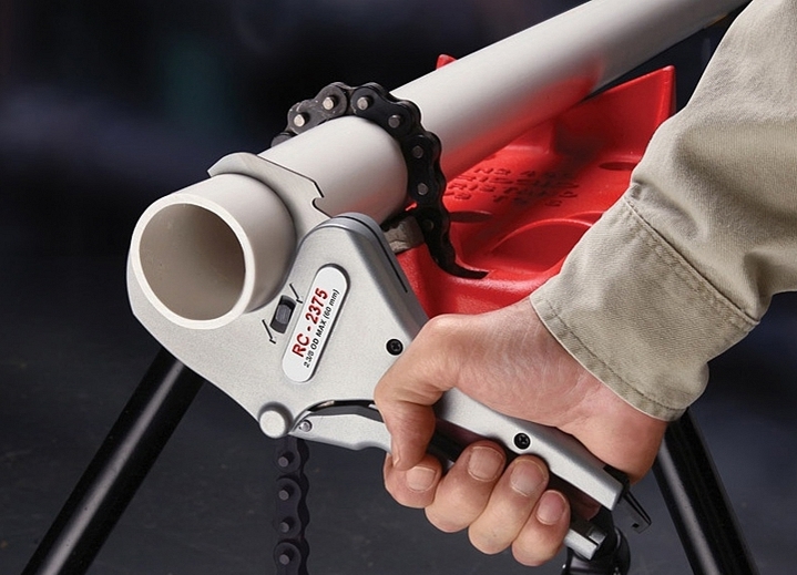 Работа труборезом - ножницами по полипропилену