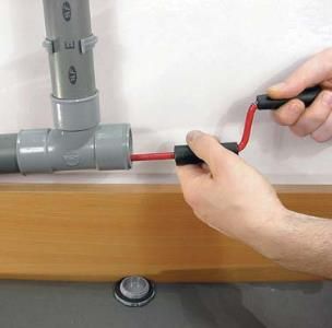 Сантехнический трос для устранения засоров фото