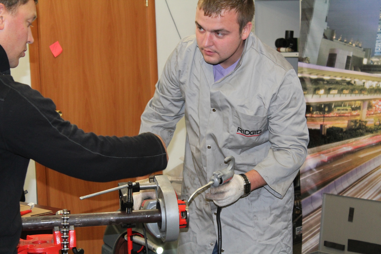 масло для нарезки резьбы Ridgid
